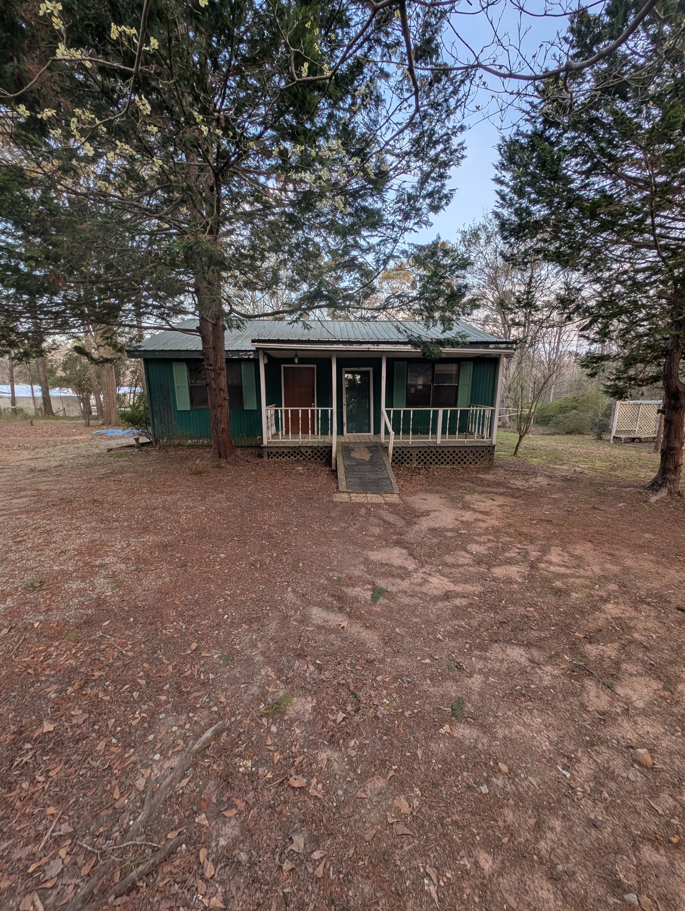 30 Mace Manor